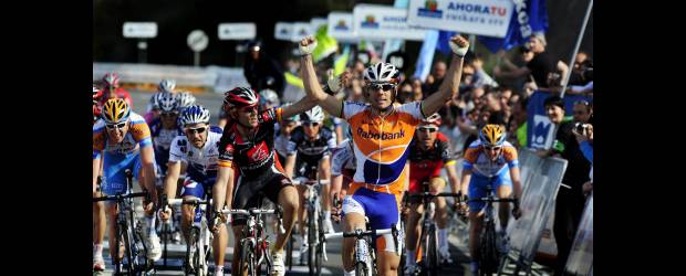 Serpa y Urán se lucen en pruebas europeas | Vincen West, Reuters, Zierbena, País Vasco | Las agencias contaron que fueron frenéticos los 20 kilómetros finales de la primera etapa en el País Vasco. La victoria fue para el español Alejandro Valverde, izquierda, quien fue cerrado por su compatriota Óscar Freire, que celebra.