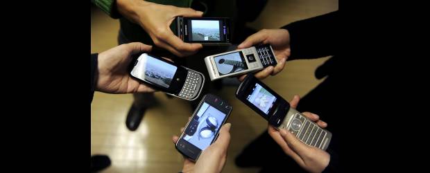Móviles que retan con más inteligencia | AP| Elegir un teléfono inteligente implica conocer sus necesidades con el fin que el dispositivo se ajuste a ellas y no al contrario.