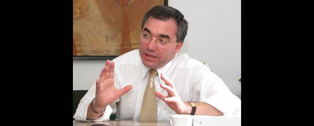 Giros de salud vía electrónica a municipios | Archivo | Diego Palacio, ministro de la Protección Social.