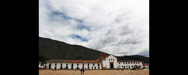 De la madera al concreto | Archivo | Villa de Leyva es un ejemplo de la típica Plaza Mayor española que se impuso durante la Colonia.