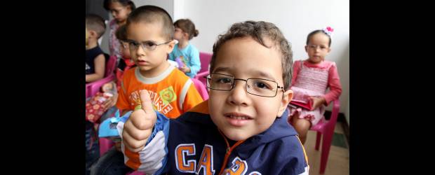 Catorce niños ganaron mejor visión | Donaldo Zuluaga | Son 14 los niños que ahora podrán ver mejor gracias a los nuevos anteojos que les fueron donados ayer en el noveno piso de Gana.