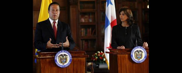 Panamá y Colombia retomaron el TLC | Reuters, Fredy Builes-Bogotá | El vicepresidente de Panamá, Juan Carlos Varela, se reunió con la canciller colombiana, María Angela Holguín, para tratar asuntos relacionados con el comercio bilateral y la seguridad entre los dos países.
