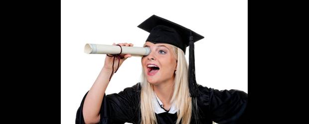 Estudiantes, llamado para abordar | Shutterstock | Cecilia María Salgado de Huertas, directora administrativa y financiera de Colfuturo, contó que la mayoría de las personas que se postulan al crédito - beca que ofrecen lo hacen al final. La propuesta es que revisen con tiempo el formulario y preparen el ensayo.