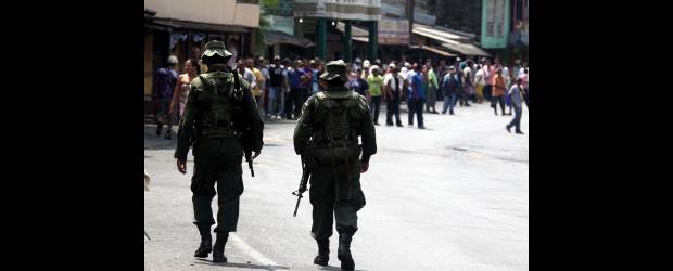 Comenzó el retorno de desplazados en Tarazá | Julio C. Herrera, enviado especial | El acuerdo entre campesinos y el Gobierno departamental permitirá el retorno de 2.500 labriegos de los corregimientos de Santa Rita (Ituango), de Valdivia y de los corregimientos El Guaimaro y La Caucana (Tarazá).