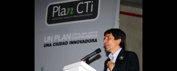 Plan CTi pone a Medellín en la ruta del conocimiento | Jaime Pérez | El pasado jueves se lanzó oficialmente en Medellín el Plan Cti, de Ciencia, Tecnología e Innovación. Andrés Montoya Isaza, director Ejecutivo de Ruta N, destacó la meta de migrar de una ciudad industrial a una ciudad del conocimiento para recortar las brechas con el mundo desarrollado.