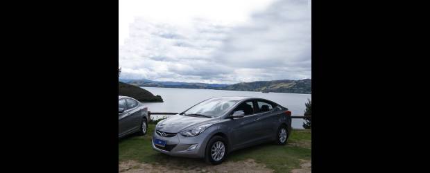 Hyundai i35 con viento a favor | Los nuevos trazos que identifican a los vehículos Hyundai son fuertemente patentes en el diseño sobre el que se montó este vehículo. Un carro que navega entre las características de un sedán familiar con guiños a la deportividad