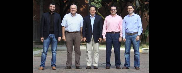 Uribe respalda aspirantes de la U | | Archivo | Carlos M. Estrada (izquierda) y Federico Gutiérrez, candidatos de la U.