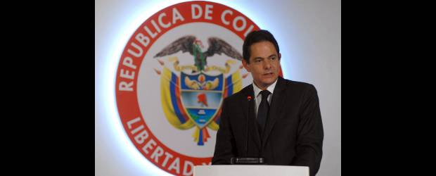 Proponen cambio a Comisión de Acusaciones | Archivo | El Ministro Vargas Lleras dio a conocer la propuesta del Gobierno.