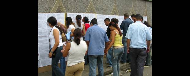 Corte no avaló cambios en el censo electoral | Archivo | El Gobierno anunció, por medio del vicepresidente de la República, Angelino Garzón, que buscará una reunión con la Registraduría, el Consejo Nacional Electoral y la Corte Constitucional, para tocar el tema del censo electoral.