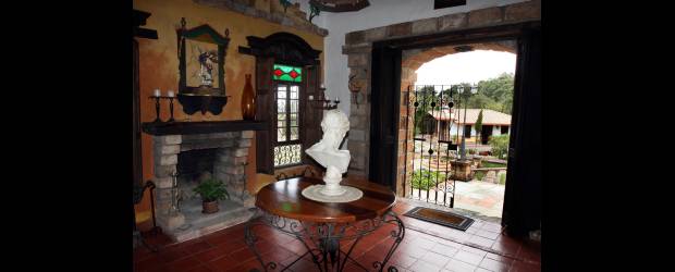 Viva la feria en directo en Sta. Elena | Manuel Saldarriaga | Horizontes de Toscana, en la vereda El Plan, es un remanso de paz donde el arte y el paisaje son los protagonistas. Las tarifas van desde 180.000 pesos.