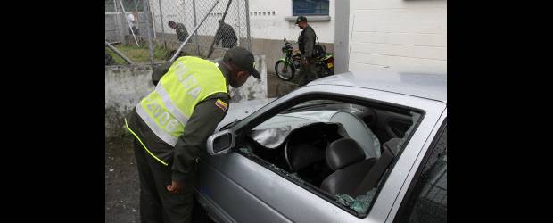 Petardo explotó en escuela primaria | Hernán Vanegas | Técnicos antiexplosivos de la Policía llegaron a la escuela para inspeccionar el lugar e iniciar las investigaciones por este hecho atribuido a un combo.