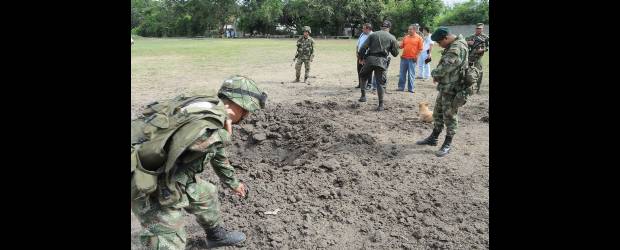 Doble atentado de Farc en Florida | Colprensa, Florida, Valle | El carrobomba no dejó heridos. Otro artefacto cerca a escuela fue destruido.