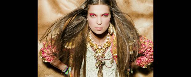 Mercedes Salazar es una mujer real | Cortesía | Para conquistar mercados internacionales, la diseñadora trabaja de la mano con ProExport, entidad a la que destacó por el apoyo que le ha brindado. Con la pulsera Be Real, be Esprit, la diseñadora busca recordar que todos somos únicos.
