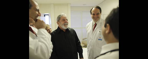 Hay muchas razones para vivir: Lula | Reuters, Sao Paulo - Brasil | Dos mandatarios latinoamericanos, Dilma Rousseff (Brasil) y Fernando Lugo, presidente de Paraguay, también han padecido cáncer. En la foto, Lula da Silva.