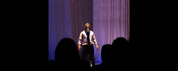 El amor está en esa pregunta | Edwin Bustamante | La obra la puede ver de jueves a sábado, hasta el 3 de diciembre, a las 7:45 p.m., en el Teatro Hora 25. Informes: 252 99 91.