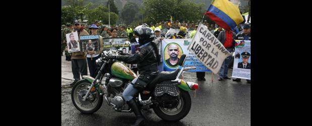 Arrancó caravana por libertad de secuestrados | Colprensa | La caravana es una iniciativa civil por los secuestrados en Colombia.