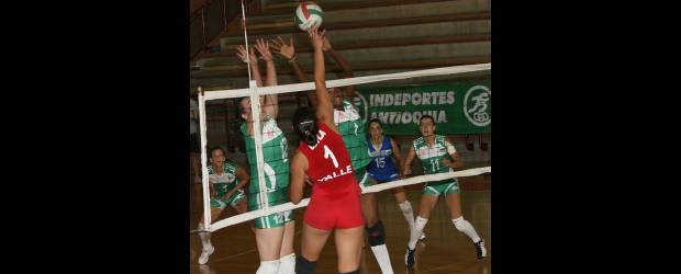 ¡Increíble! Antioquia perdió por W.O. frente a Caldas en Cúcuta | Archivo | Etanislada Cuello, Daniela Gutiérrez y Laura Cadavid, las jugadoras experimentadas que participan en el zonal nacional en Cúcuta. Este martes se enfrentan a Bogotá, en un duelo que podría definir la clasificación a Juegos.