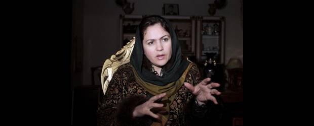 Fawzia quiere el poder en Afganistán | Raheb Homavandi, Reuters - Teherán, Irán | De acuerdo con el experto en Medio Oriente, Emilio Viano, en las zonas rurales más incomunicadas de Afganistán, las mujeres sólo pueden salir si ocultan completamente cuerpo y rostro, y si van acompañadas por un hombre.