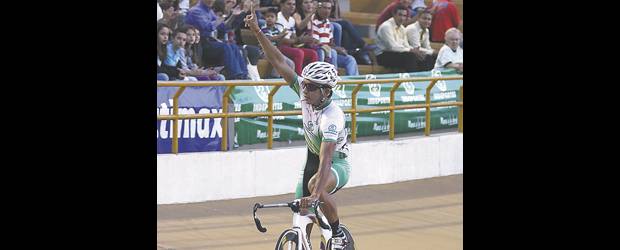 Nuevo velódromo, clave para Mundial | Edwin Bustamante | La mayor parte de integrantes del seleccionado nacional de pista, como Juan Esteban Arango, tienen su base de prácticas en el velódromo de Medellín.