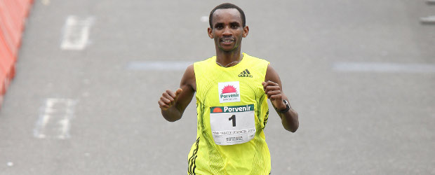 La Media Maratón de Bogotá tiene sus primeras estrellas | Colprensa | Este martes se realizó el lanzamiento de la Media Maratón de Bogotá, eventó que se llevará a cabo el próximo 31 de julio. En la foto: Isaac Macharia, atleta que participará en la MMB.