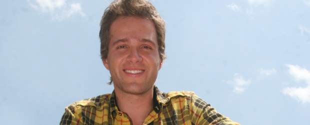 Sebastián sigue aprendiendo | Hernán Vanegas | Aprenderé es el primer sencillo de su segundo disco como solista. La canción habla sobre la buena actitud que hay que tener ante la vida.