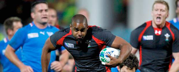 Victoria récord de Gales ante Namibia por 81-7 | Reuters | Aled Brews se libera de la marca para anotar a favor de Gales.