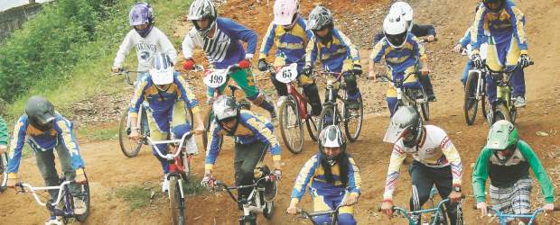 El bicicrós muestra sus estrellas | Jaime Pérez, La Estrella | Los niños de la Escuela de Bicicrós de La Estrella participarán en el Clásico EL COLOMBIANO-Indeportes Antioquia, con el respaldo de la prueba benéfico-deportiva y de la Fedeciclismo. Esta edición será dedicada a la memoria del doctor Jorge Molina Moreno (q.e.p.d.), expresidente de la Fundación.