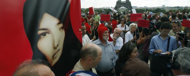 Lapidación de la iraní Sakineh Mohammadi convoca a concentración en París | AP |