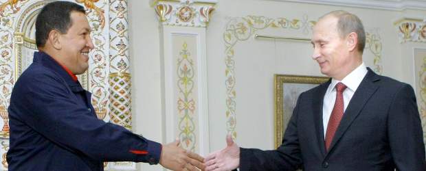 Putin anunció suministro de 35 tanques a Venezuela | AP | Putin se reunió con Chávez en su residencia de Novo-Ogoriovo, en las afueras de Moscú.