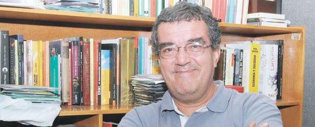 Memo y sus historias de judíos | Archivo | José Guillermo Ánjel es profesor universitario en las facultades de Comunicación Social y Publicidad de la UPB. También conduce un programa en Radio Bolivariana y es escritor.