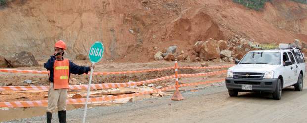 Gobernación sí iniciará túnel el 18 | Archivo | La comunidad de Santa Elena y el Colectivo Ambiental han manifestado su rechazo a la construcción del túnel de Oriente. Aseguran que la obra acabará con el más preciado recurso natural que poseen, el agua. Además, porque dicen que causará un gran daño ambiental similar al del túnel de Occidente.