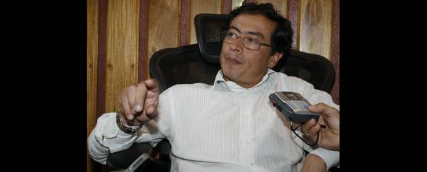 Polo buscó ayuda de Venezuela en Cúcuta | Archivo | Las denuncias del presidente Álvaro Uribe sobre la injerencia extranjera en las elecciones, dividió a la dirigencia del Polo Democrático. El candidato presidencial, Gustavo Petro, reconoció irregularidades, Jaime Dussan las niega.