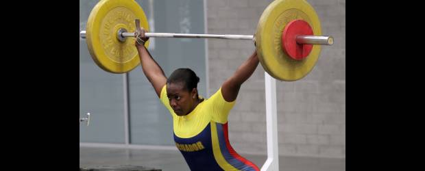 La ilusión nace en la mitad del mundo | Hernán Vanegas | En los pasados Juegos Suramericanos, Rosa Tenorio logró tres medallas de plata en arranque, envión y total. Ecuador basa sus ilusiones en la halterofilia.