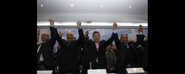 Bloque de dirigentes nacionales giró en U | Andrés Torres, Colprensa-Bogotá | De izquierda a derecha aparecen Ignacio Valencia López, Carlos Rodado, jefe de debate de la campaña Santos Presidente; Juan Manuel Santos, candidato presidencial del partido de la U, y Mariano Ospina Hernández.