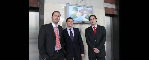 Enmedio, tras grandes metas | Cortesía | En la foto, los directivos de Enmedio: Daniel Peláez, gerente Administrativo; Sebastián Obregón, gerente General y Sebastián Molina, gerente Comercial. Este emprendimiento crecerá en el país con la alianza con EL COLOMBIANO.