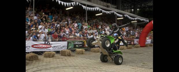 Programación de actividades | | Acrobacias y competencias serán parte de la diversión que podrán apreciar los asistentes al evento. Una motocicleta será sorteada también.