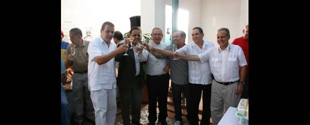 El Santafereño: cuatro lustros de labor cívica | Cortesía | Una sobria celebración que reunió, entre otros, al Alcalde Cívico, al Presidente del Concejo y al Arzobispo de la Arquidiócesis de Santa Fe de Antioquia.
