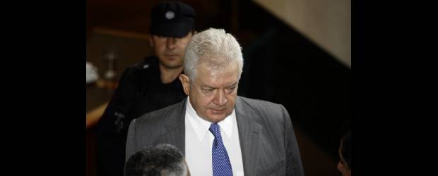 Defensa de Uribe, con testigos fuertes | Andrés Torres, Colprensa-Bogotá | Mario Uribe negó de nuevo los vínculos o pactos con jefes paramilitares para lograr su curul en el Senado de la República en 2002, como dicen algunos ex integrantes de esos grupos armados ilegales.