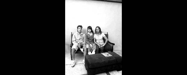 Urán sumó otra platina pero pone fe | Cortesía | Rigoberto Urán en familia la lado de su hermana Marta y de su mamá Aracelly. El corredor fue operado el viernes pasado de una fractura de clavícula.