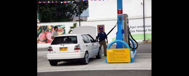 La gasolina también se certifica | | Luego de catorce años de desarrollar el programa de calidad de los combustibles que expende en sus estaciones ExxonMobil entregará la administración de este plan al Icontec, la entidad especializada en normalización del país.