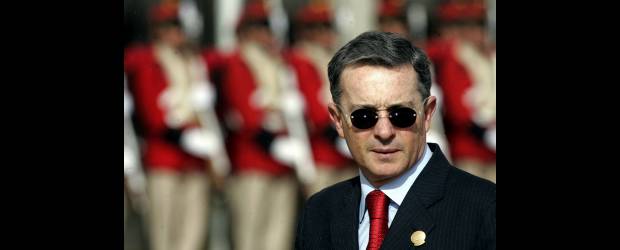 Farc planeaba a atentar contra Uribe y Santos | Archivo | Álvaro Uribe fue notificado de los planes de las Farc para atentar contra él.