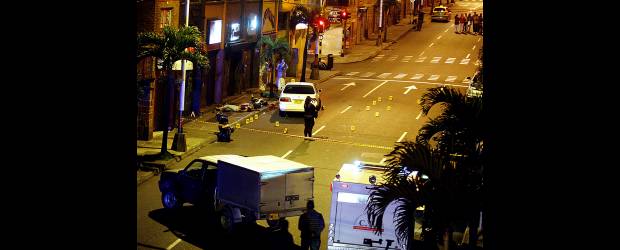 Caen supuestos asesinos de la calle Guanteros | Archivo | En la masacre, cometida el pasado 2 de julio, en un establecimiento abierto al público de la calle Guanteros, de Envigado, fueron asesinadas ocho personas.