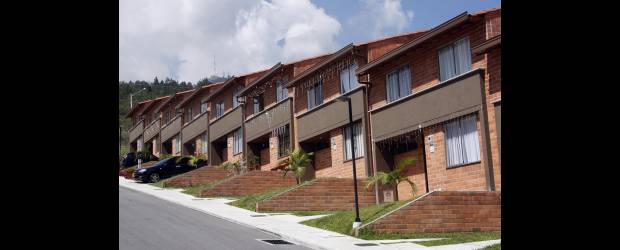 Estratos 3 y 4, los preferidos en Bello | | Dentro de los proyectos que ofrece actualmente Bello se pueden encontrar casas unifamiliares con la opción de ampliarlas. De igual forma, se encuentran apartamentos de vivienda de interés social y otros de un rango más alto.