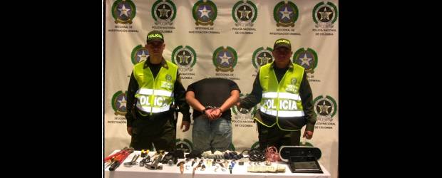 Un reloj delató a "El Cuervo" | Cortesía Policía Metropolitana | Alias "El Cuervo", cuando se vio pillado en Bogotá, se trasladó a Medellín y logró conformar una banda para saquear apartamentos de estratos altos.