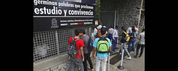Reforma para medir los poderes | Archivo | Los artículos de la propuesta de reforma de la educación superior del Gobierno se puede consultar en el portal www.colombiaaprende.edu.co. En ese mismo sitio hay un foro para opinar sobre el tema, un abecé y la ley vigente (Ley 30 de 1992). Foto en la U. de A.
