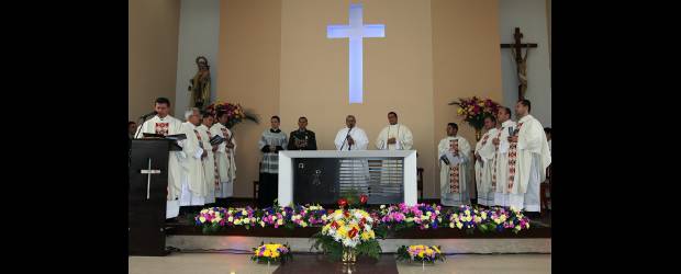 Fe se renueva en capilla de la Policía Meval | Robínson Sáenz | La ceremonia de reinauguración de la capilla fue presidida por monseñor Fabio Suescún Mutis. Durante la eucaristía se registró una masiva asistencia de feligreses que estaban felices con la cdel templo.