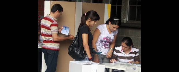Las preguntas clave sobre la inscripción de cédulas | Archivo | Recuerde que para poder ejercer su derecho al voto solo le quedan ocho días para inscribir su cédula. Por esta razón, la Registraduría habilitará desde hoy por lo menos 10.000 puestos de inscripción en todo el país.