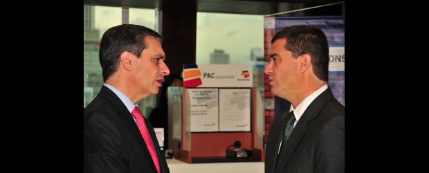 Red Bancolombia crece con 4-72 Corresponsales con gran impacto social | Cortesía | El presidente de Bancolombia, Carlos Raúl Yepes Jiménez (derecha) y el presidente de 4-72, Juan Ernesto Vargas, firmaron el convenio que permitirá ofrecer servicios financieros a más poblaciones del país y llegar a la otra Colombia.