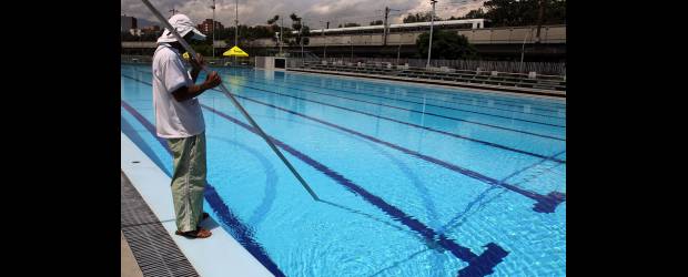 Motores de la piscina de subacuáticas ocasionan dolor de cabeza |