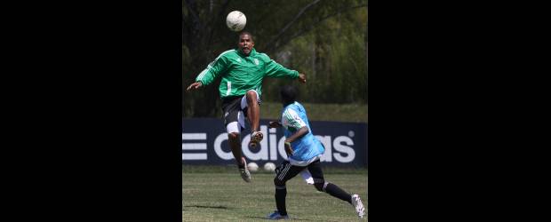 Huila-Nacional será un juego caliente | Róbinson Sáenz | Román Torres será titular en Neiva. Los suplentes serán Gastón Pezzuti, Stephen Barrientos, Daniel Santa, Carlos Múnera y Jorge García.